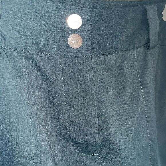 EXCELLENT CONDITION WOMEN’S NIKE DRI-FIT GOLF BERMUDA SHORTS SIZE 8 - Picture 4 of 6